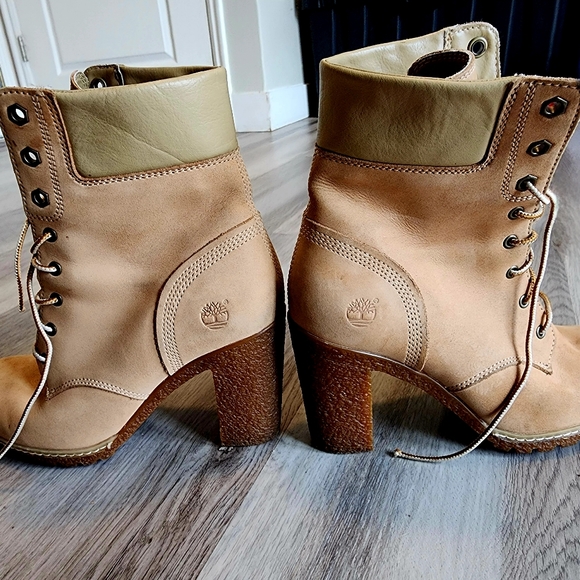 Women's Timberland Heels - Picture 2 of 7